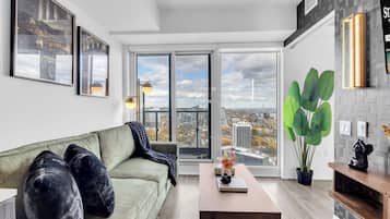 Business Suite, City View