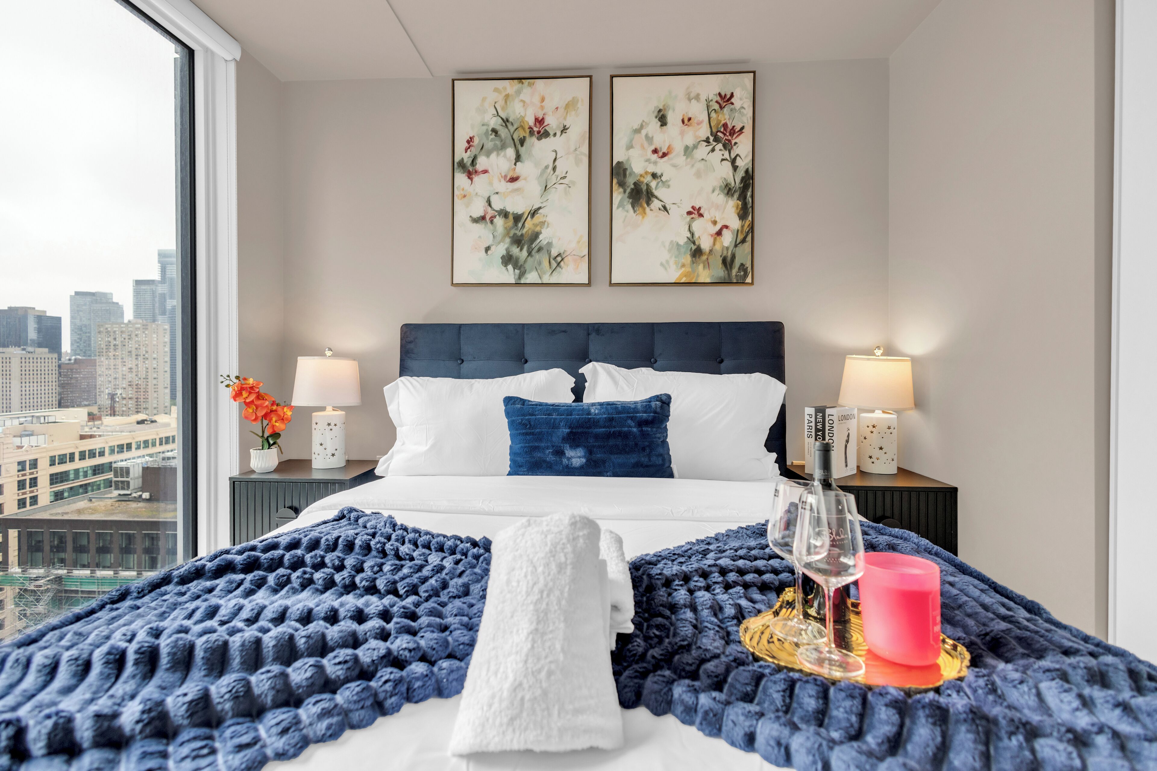 Executive Suite, City View | Iron/ironing board, free WiFi