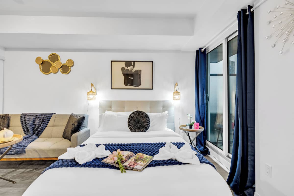 Fer et planche Ă repasser, accĂšs au Wi-Fi (inclus)