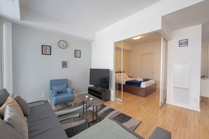 Deluxe Room, Balcony, City View