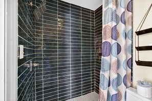 Hair dryer, towels - Visit the newly renovated Covare Suites in St Pete Beach! 2 Blocks to Upham Beach Access! (St. Pete Beach)