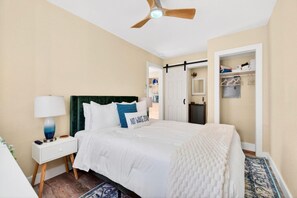 1 bedroom, iron/ironing board, WiFi, bed sheets - Covare Suite 3 (St. Pete Beach)