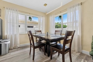 Dining - The Covare # 5! Walk to Beach! (St. Pete Beach)