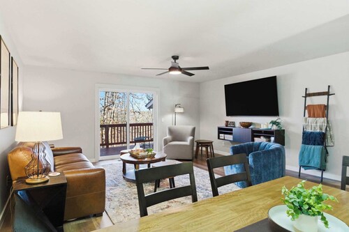 Pedal Vista | Bike | Relax | Explore