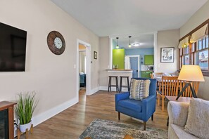 Unclassified image, 5 of 23, button