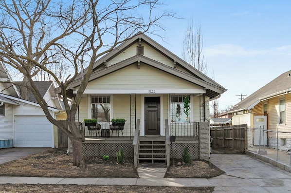 Unclassified image, 1 of 23, button