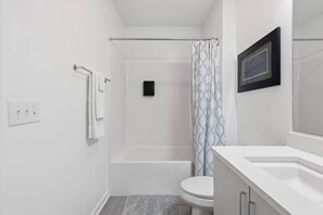 Hair dryer - Peaceful Retreat | City Views, Close to Broadway (Nashville)