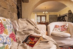 Interior - Farmhouse in the woods with a dip in the pool (Arezzo)