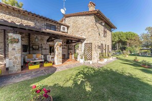 Exterior - Farmhouse in the woods with a dip in the pool (Arezzo)