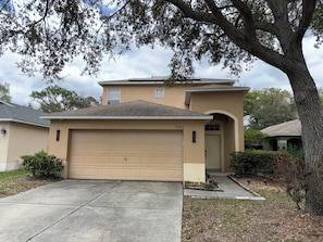 Exterior - Beautiful Home with Outdoor Fun Space Near TIA, downtown & major highways (Tampa)