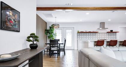 Stylish & Modern 4 bdrm in SA; 20 mins from downtown & 20 mins to Fiesta Texas