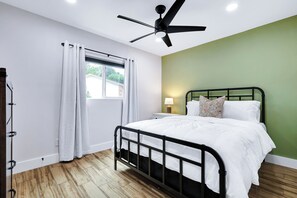 4 quartos, ferros/tábuas de passar roupa, Wi-Fi, roupa de cama