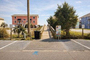 Unclassified image, 4 of 15, button - Sunny Bungalow Retreat w/Pool + 6 Person Golf Cart Included (Emerald Isle)