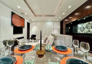 Unclassified image, 5 of 12, button