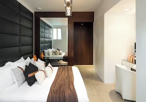 Unclassified image, 3 of 12, button