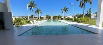 Delmis Casita - Casa encantadora cerca a los Centros Comerciales!