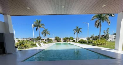 Delmis Casita - Casa encantadora cerca a los Centros Comerciales!