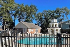 Nicht klassifiziertes Bild, 2 von 23, Schaltfläche