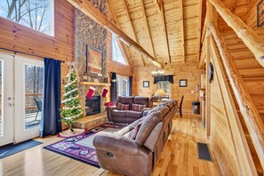 Fireplace, table football - The Malbec Cabin | Hocking Hills (Logan)