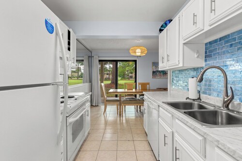 Budget Friendly ~Pets Welcome--Seascape Resort Unit 33A