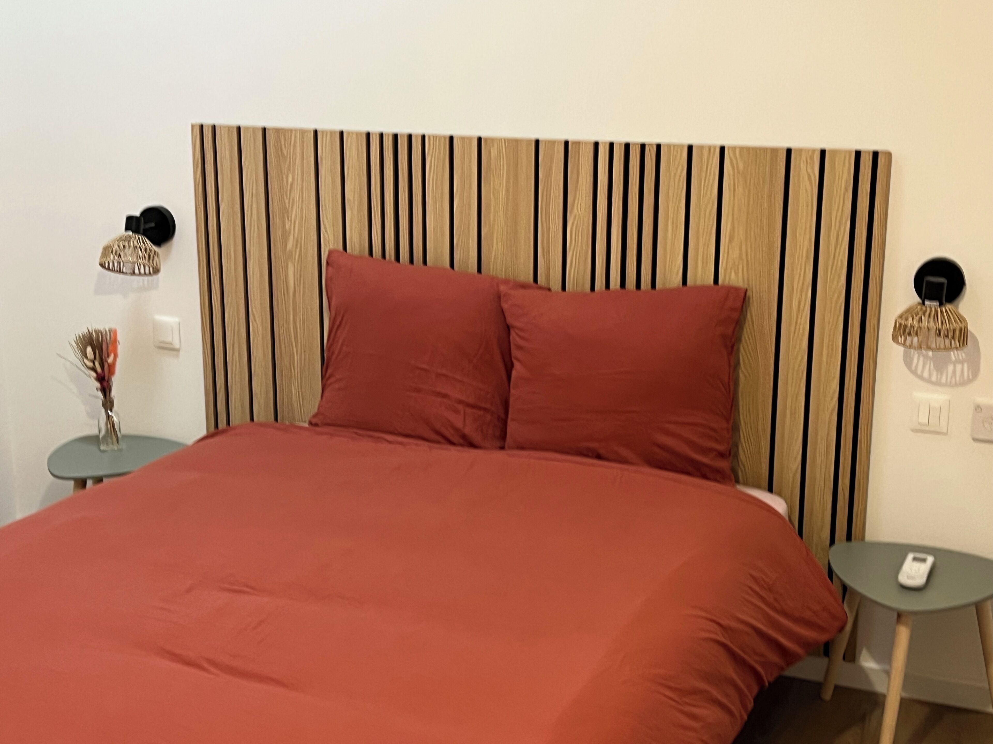 3 chambres, fer et planche à repasser, Wi-Fi, draps fournis