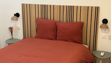 3 chambres, fer et planche à repasser, Wi-Fi, draps fournis