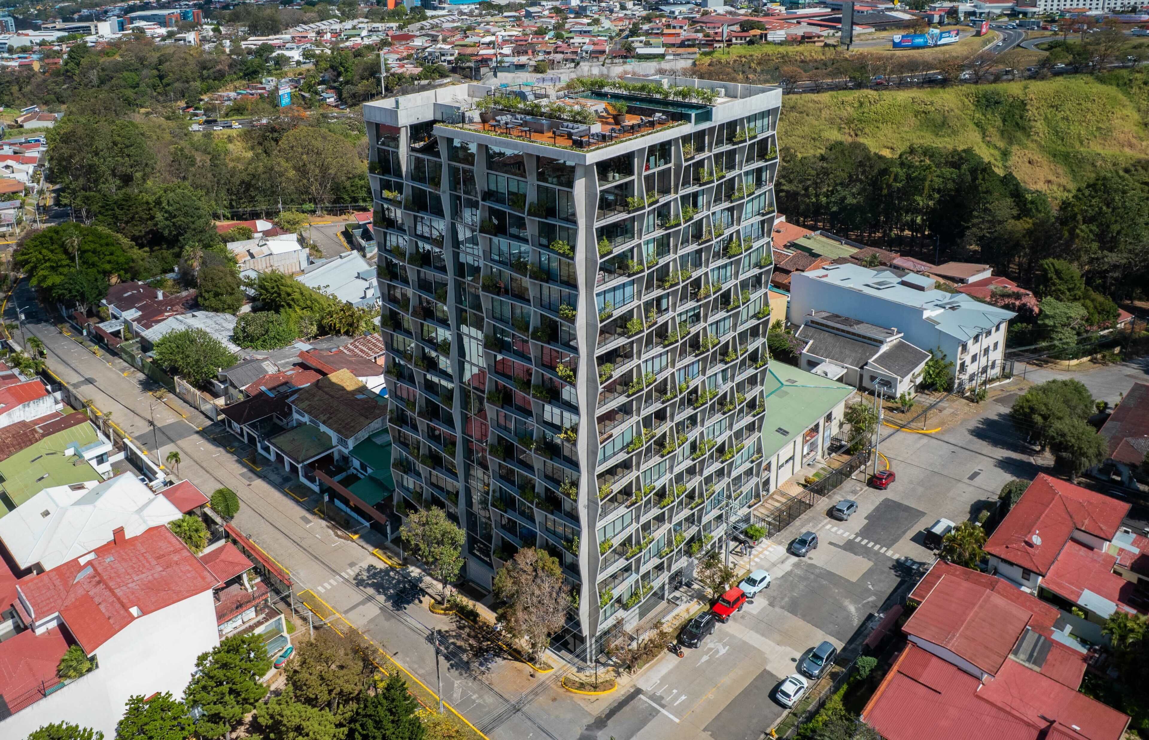 المنشأة من الخارج