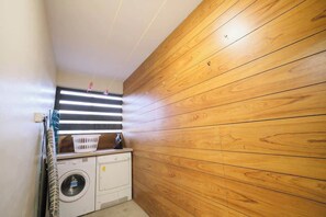 Interior - City Centre Apartment Beside The City Walls (Londonderry)