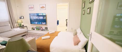 1 soverom, strykejern/-brett, wi-fi og sengetøy