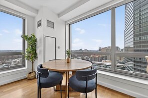 Imagen sin descripción, 3 de 45, botón