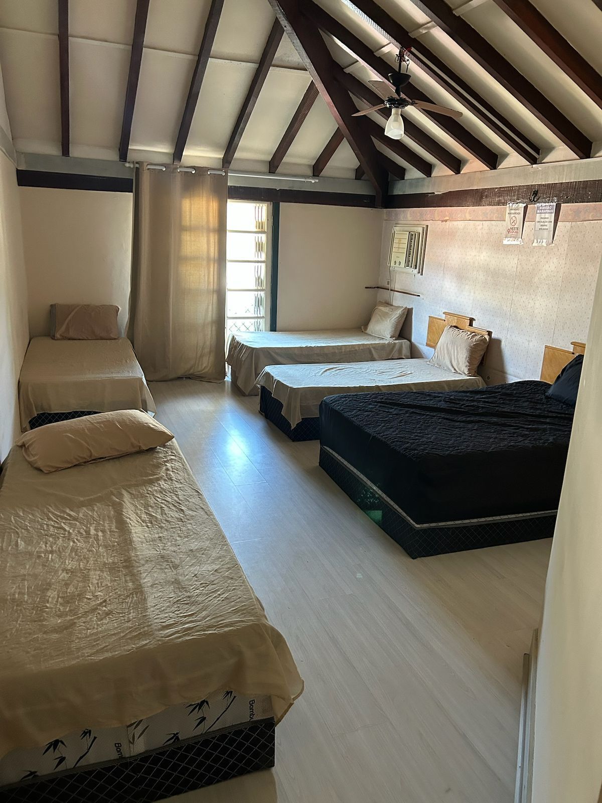 Mansion In Barra Da Tijuca, Rio De Janeiro - Gated Community Vilage Marapendi - Sleeps 50 People. - Rio de Janeiro