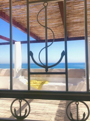 1 bedroom, iron/ironing board, free WiFi, bed sheets - Charming rooftop apartment just 20 m from the sea with a fantastic sea view (Villanova Ostuni)