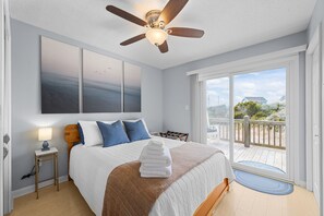 2 bedrooms, iron/ironing board, travel cot, free WiFi - Beach, Ocean & Sound Views | Villa de Mer (North Topsail Beach)