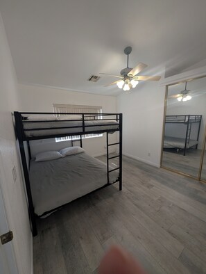 3 camere, Wi-Fi, lenzuola