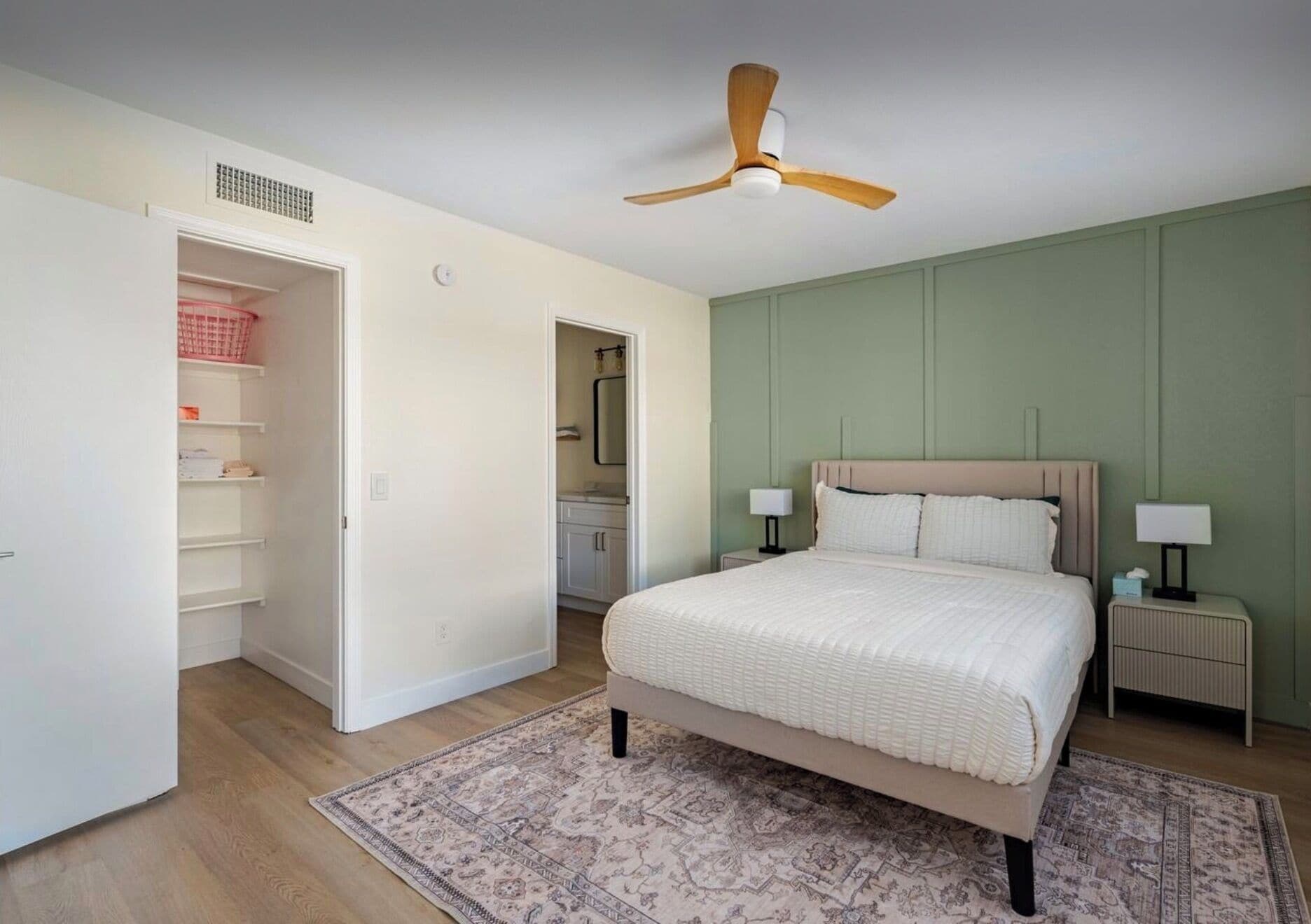 2 bedrooms, iron/ironing board, WiFi, bed sheets