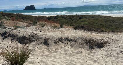 Beachside Mount location - newly renovated cottage steps from the beach