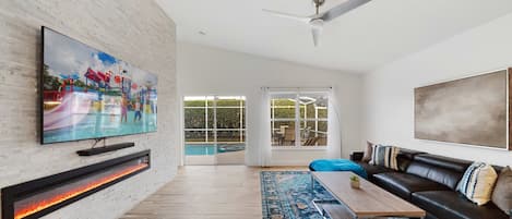 TV, fireplace