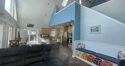 Lake house with Family Friendly atmosphere