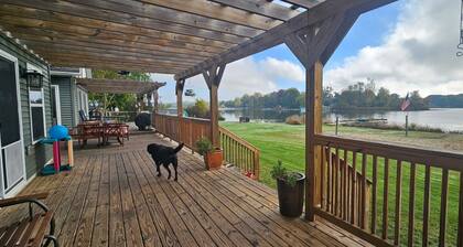 Lake house with Family Friendly atmosphere