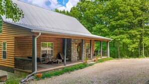 Exterior - NEW! Woodcrest Cabin | Screen Porch | Swing Bed | WiFi | Fireplace | Fire Pit (Fort Payne)