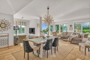 Interior - Villa Molly - Elegant Beachside Home (Marbella)