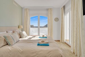 4 bedrooms, iron/ironing board, free WiFi, bed sheets - Villa Molly - Elegant Beachside Home (Marbella)