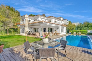 Pool - Villa Molly - Elegant Beachside Home (Marbella)