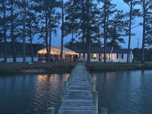 Pine Cove on the Severn - 13-acre Private Retreat with Pool