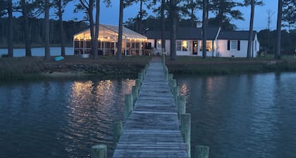 Pine Cove on the Severn - 13-acre Private Retreat with Pool