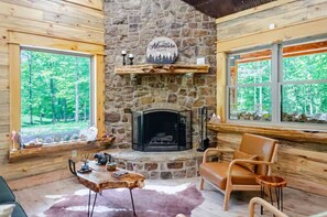 Interior - Private Cabin, forest retreat near Wolf Pen Gap (Mena)