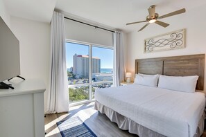 1 bedroom, iron/ironing board, Internet, bed sheets - Walk to Beach! Ocean-View Resort Getaway in Destin (Destin)
