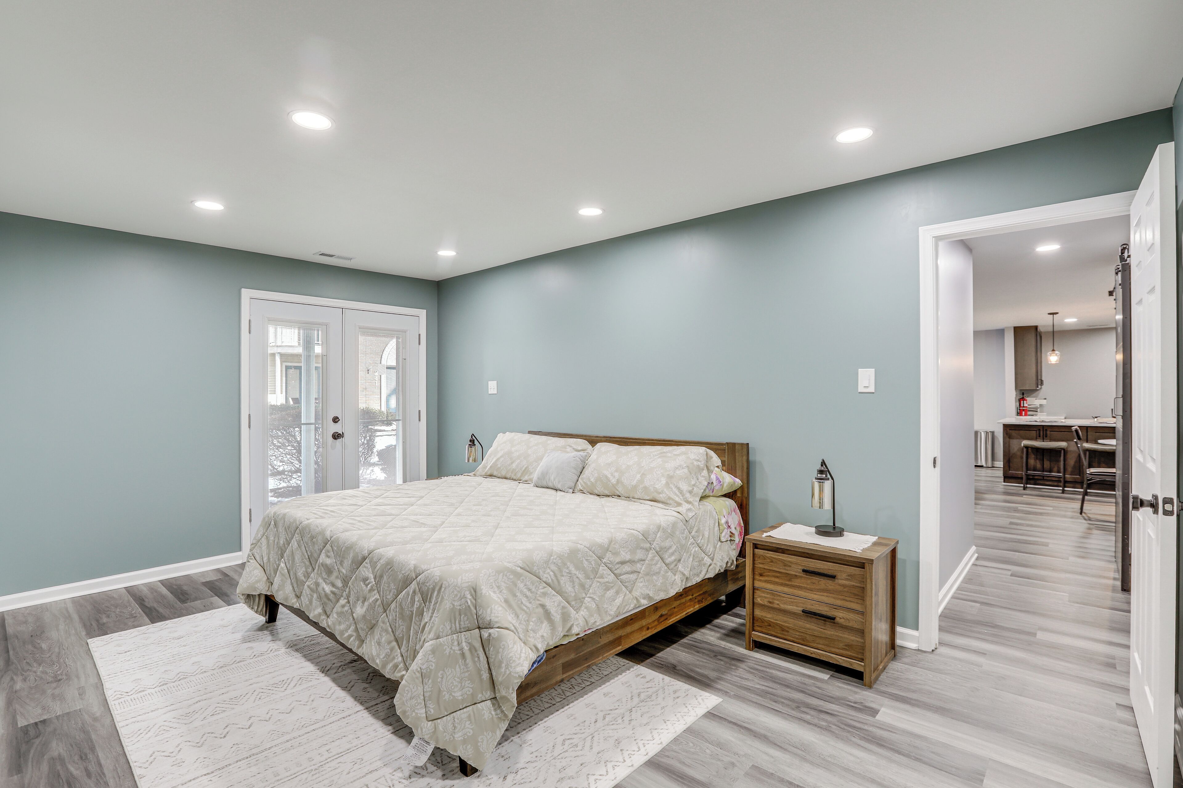 2 bedrooms, iron/ironing board, Internet, bed sheets