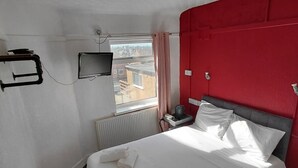 Unclassified image, 5 of 38, button - Standard Double Ensuite (Skegness)