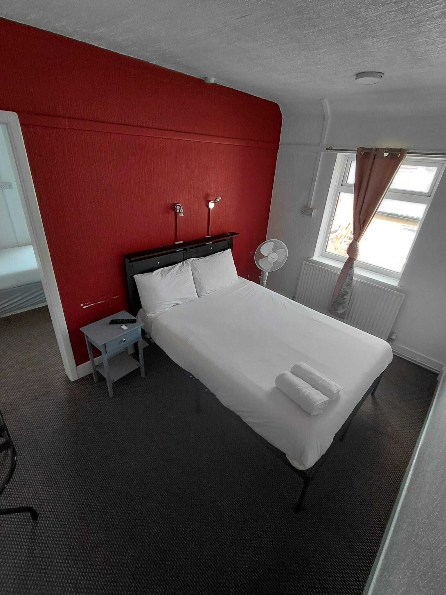 1 室のベッドルーム、WiFi (無料)、ベッドシーツ